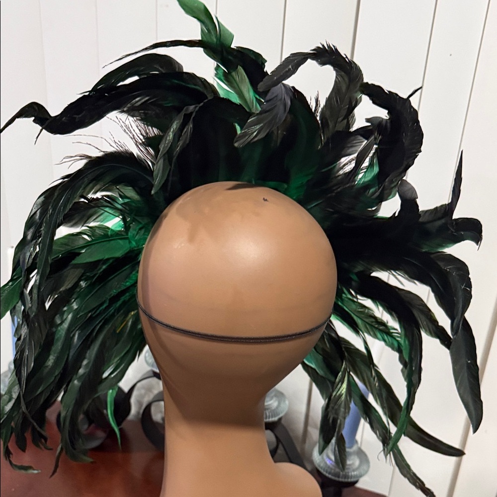 Green Peacock Feather Masquerade Mask with Gold Accents - Picture 3 of 4